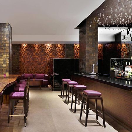 Courtyard By Marriott Chennai Hotel Buitenkant foto