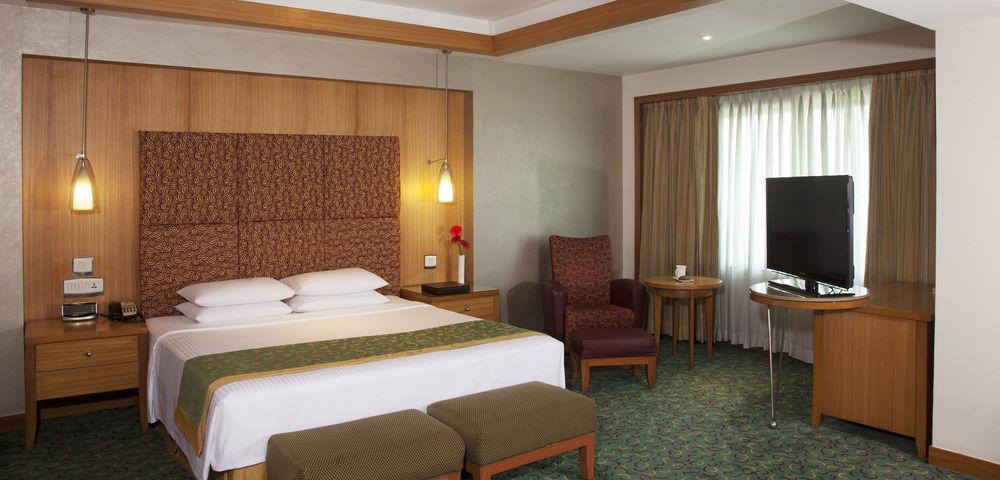 Courtyard By Marriott Chennai Hotel Buitenkant foto