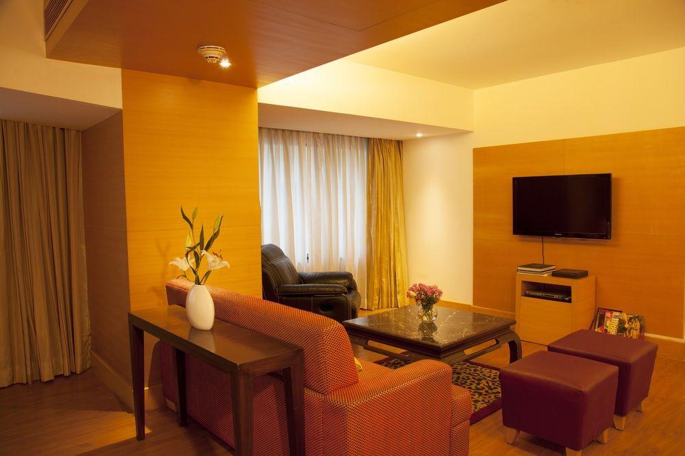 Courtyard By Marriott Chennai Hotel Buitenkant foto