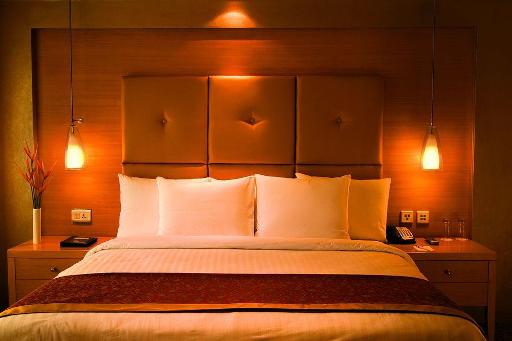 Courtyard By Marriott Chennai Hotel Buitenkant foto