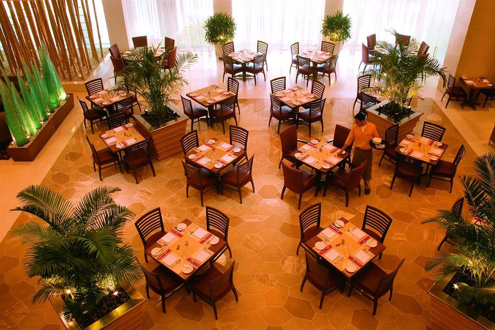 Courtyard By Marriott Chennai Hotel Buitenkant foto