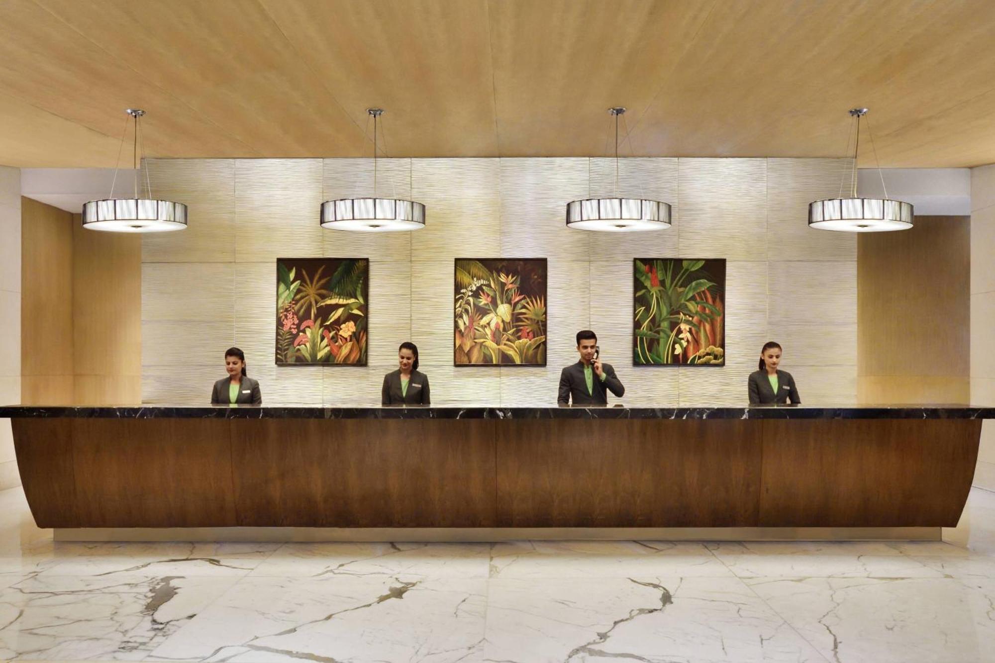 Courtyard By Marriott Chennai Hotel Buitenkant foto