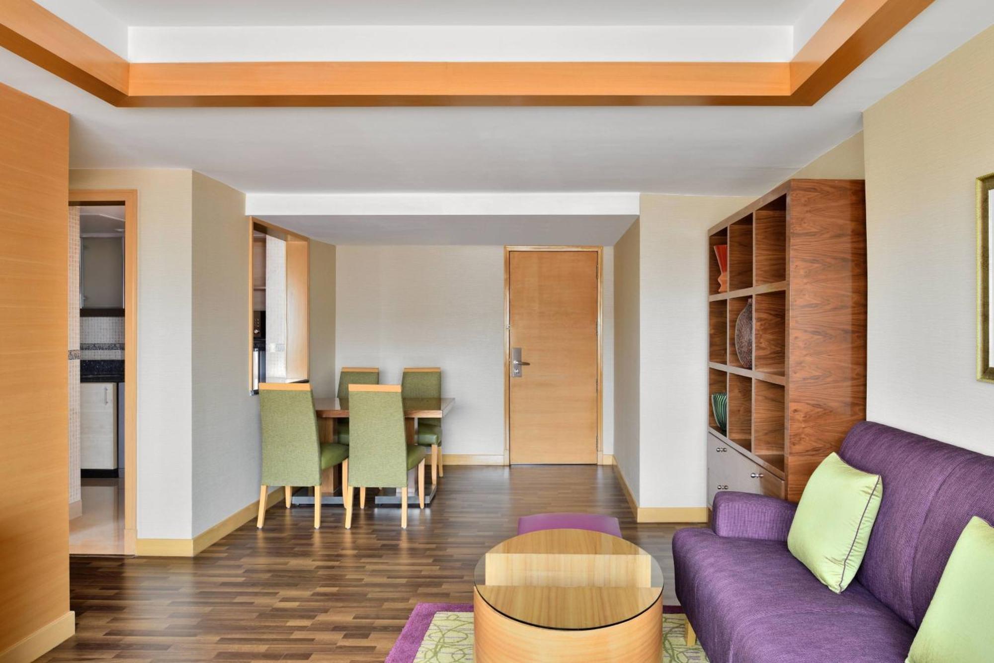 Courtyard By Marriott Chennai Hotel Buitenkant foto