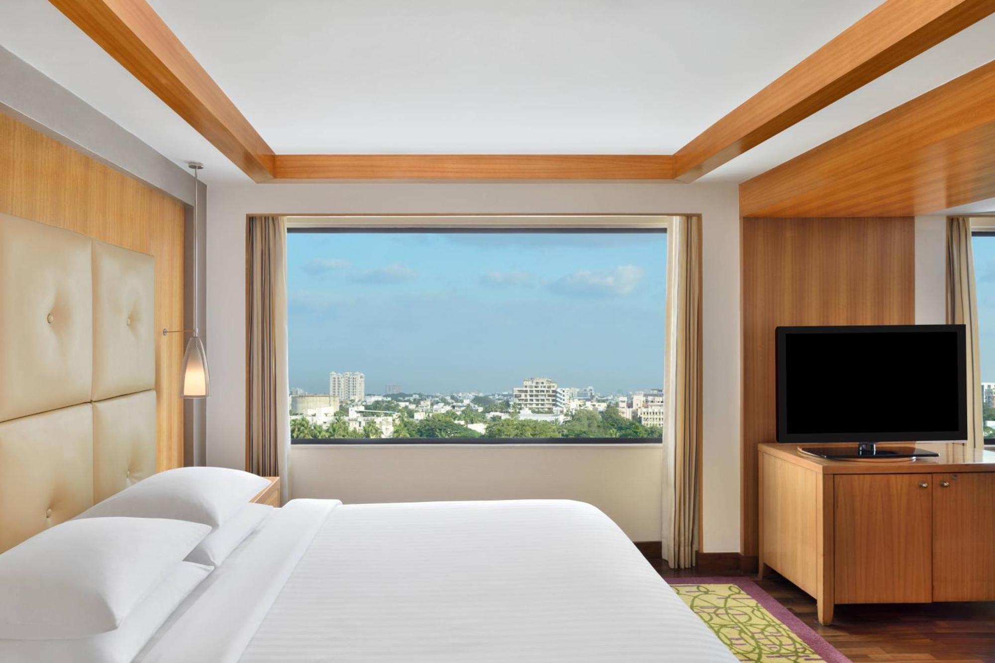 Courtyard By Marriott Chennai Hotel Buitenkant foto
