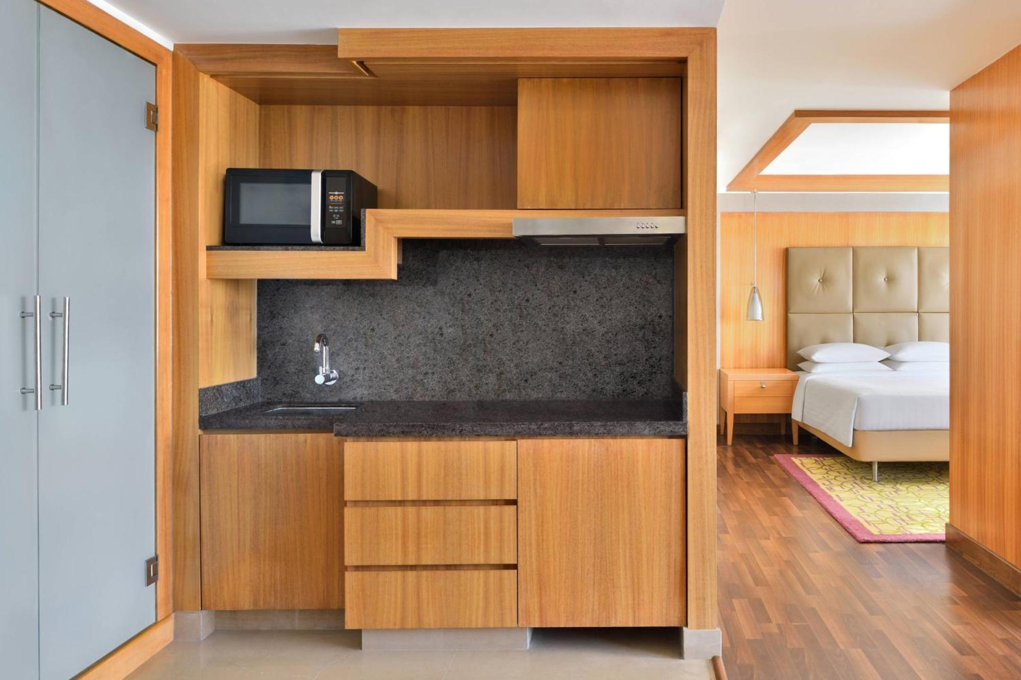 Courtyard By Marriott Chennai Hotel Buitenkant foto