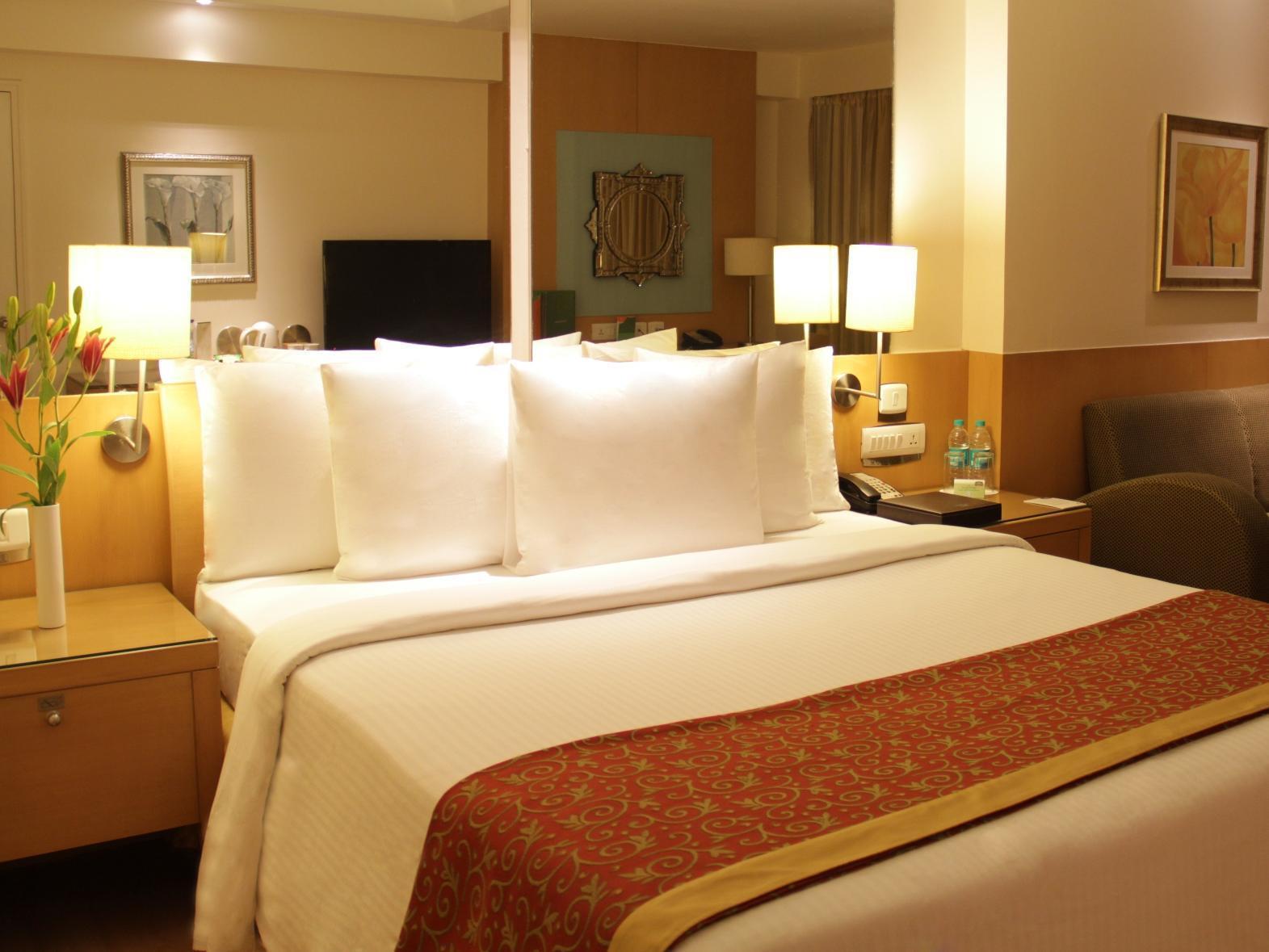 Courtyard By Marriott Chennai Hotel Buitenkant foto