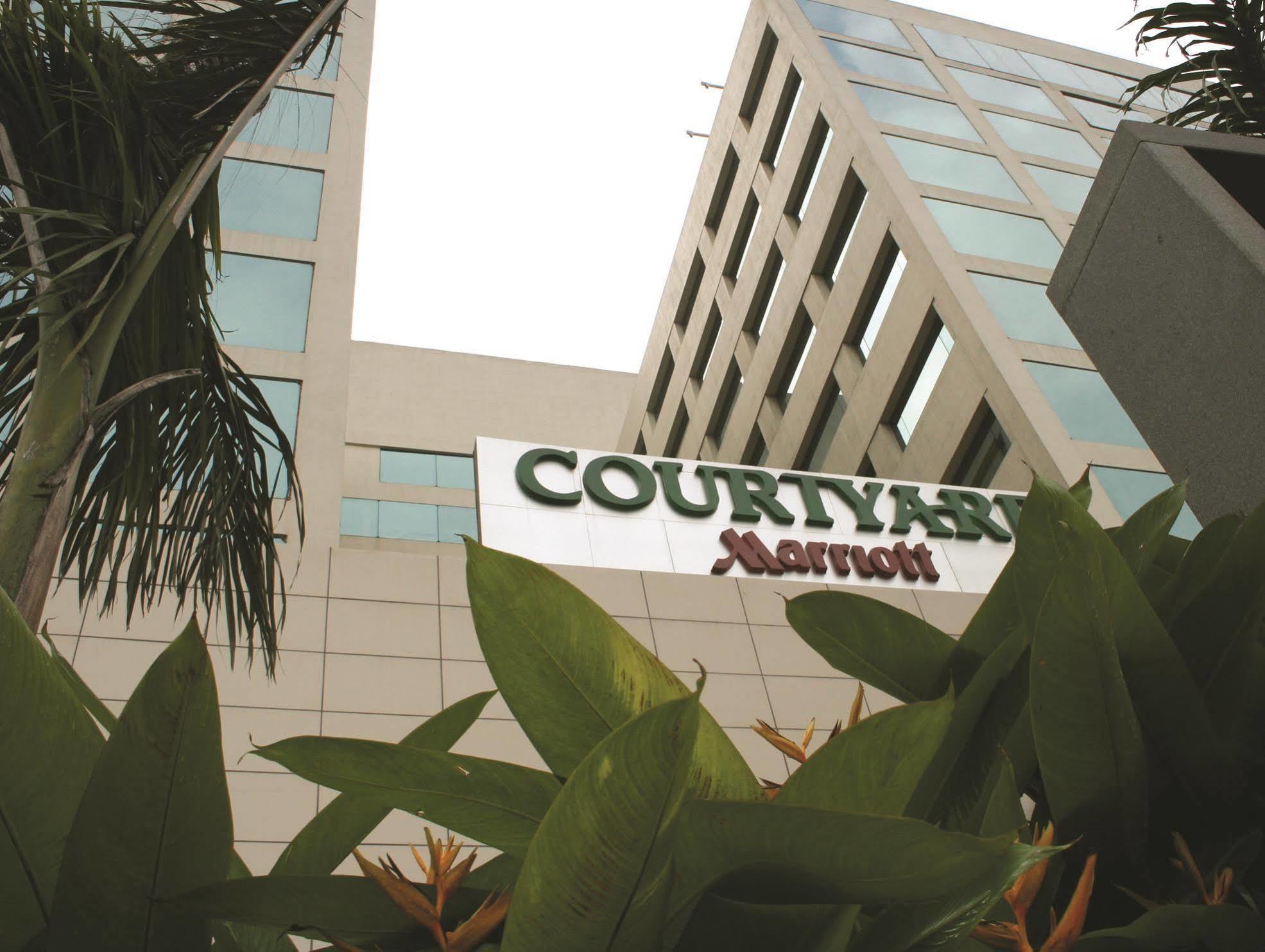 Courtyard By Marriott Chennai Hotel Buitenkant foto