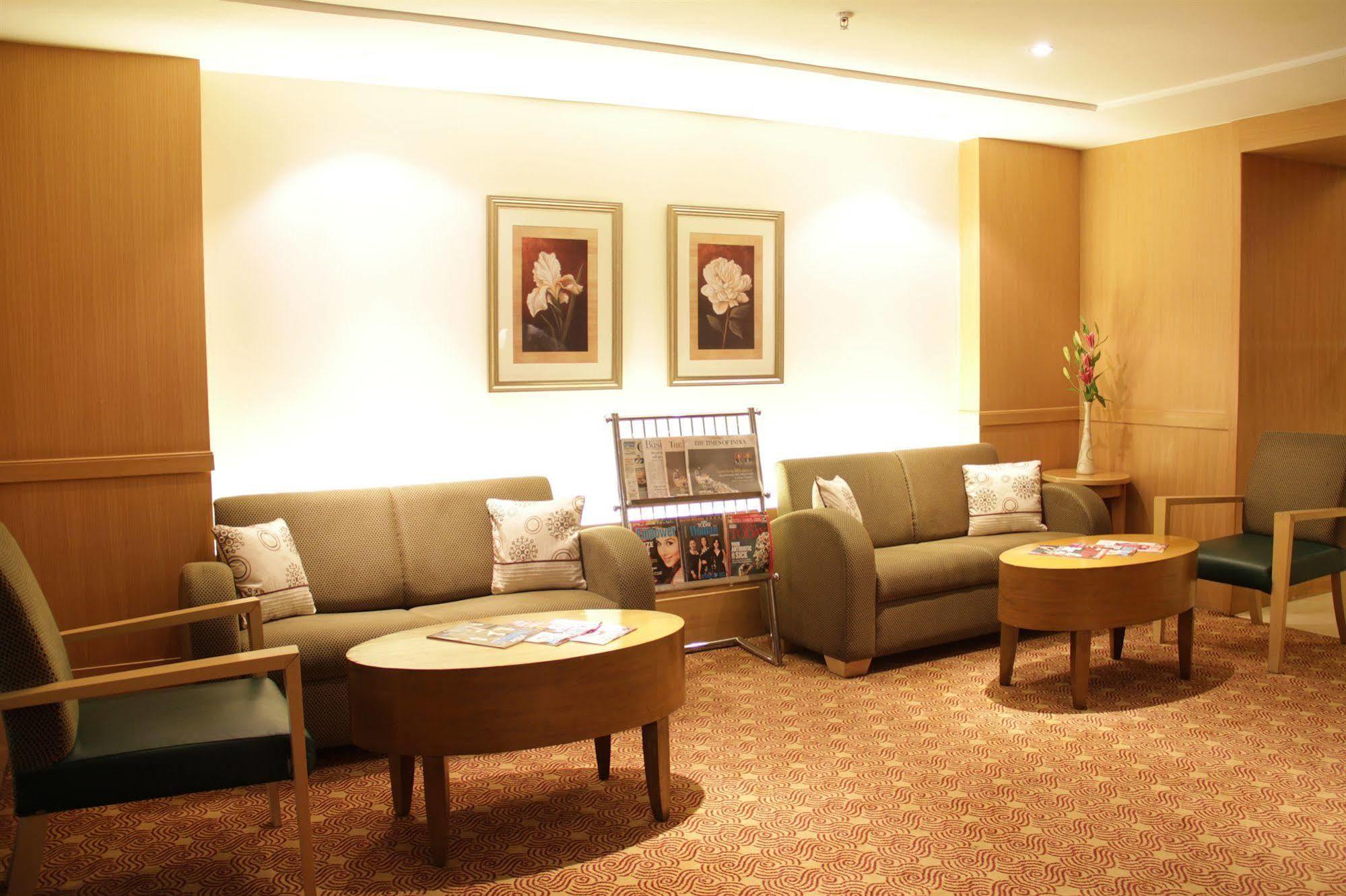 Courtyard By Marriott Chennai Hotel Buitenkant foto