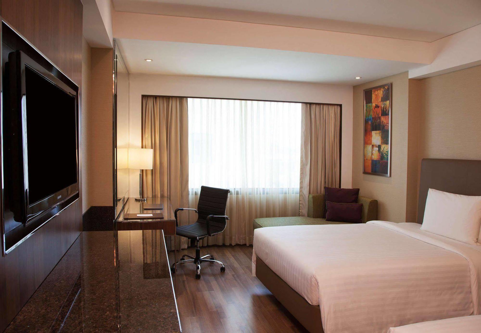 Courtyard By Marriott Chennai Hotel Buitenkant foto