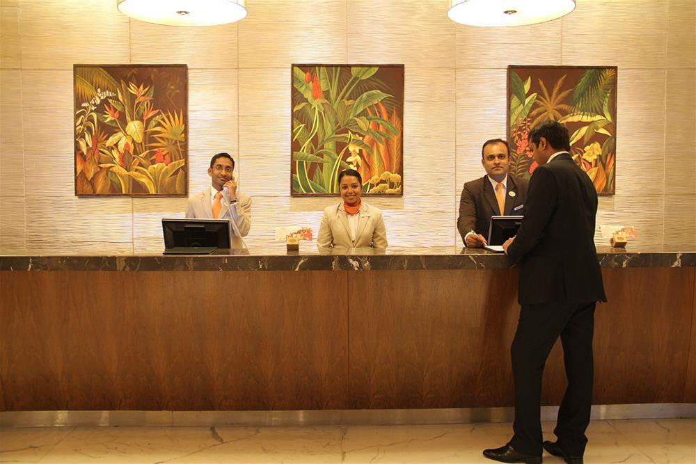 Courtyard By Marriott Chennai Hotel Buitenkant foto